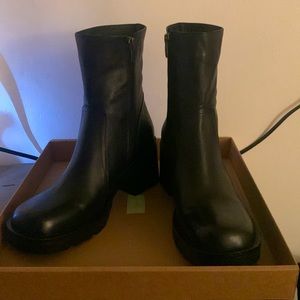 Brand new Steve Madden womens boots. Never worn.